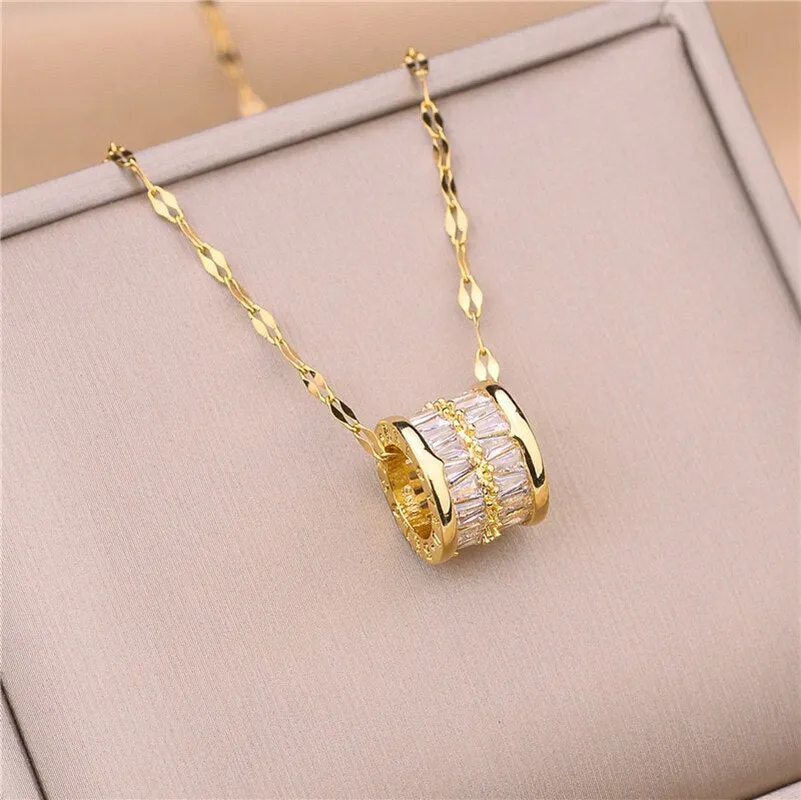 316L Stainless Steel 3 Color Round Pendant Necklace Minimalist Style Beautiful Woman