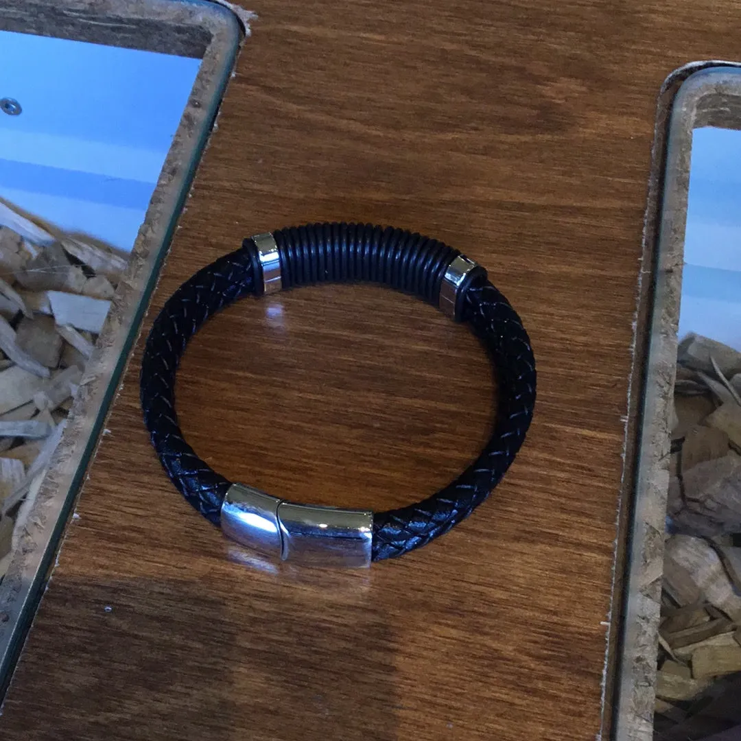 Accentrix mens leather bracelet