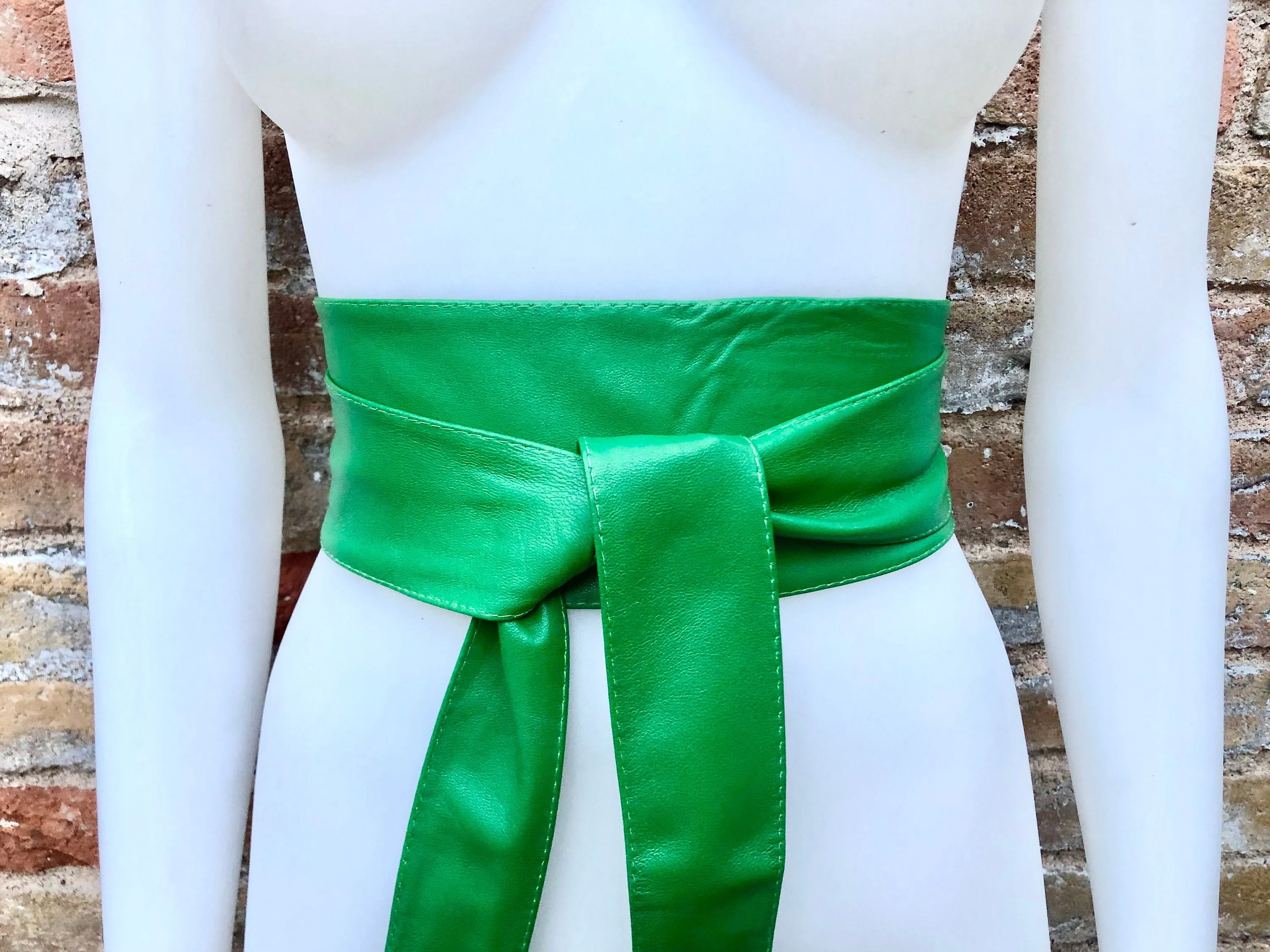 Bright GREEN obi belt. Wrap belt in soft genuine leather. Wraparound waist belt. Wide style. Boho dress belt in green.