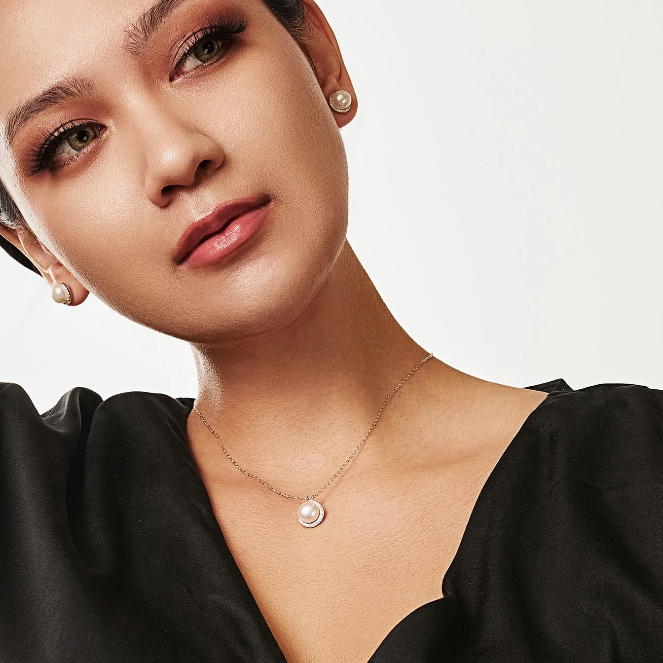 Elegant Freshwater Pearl Necklace WN00038