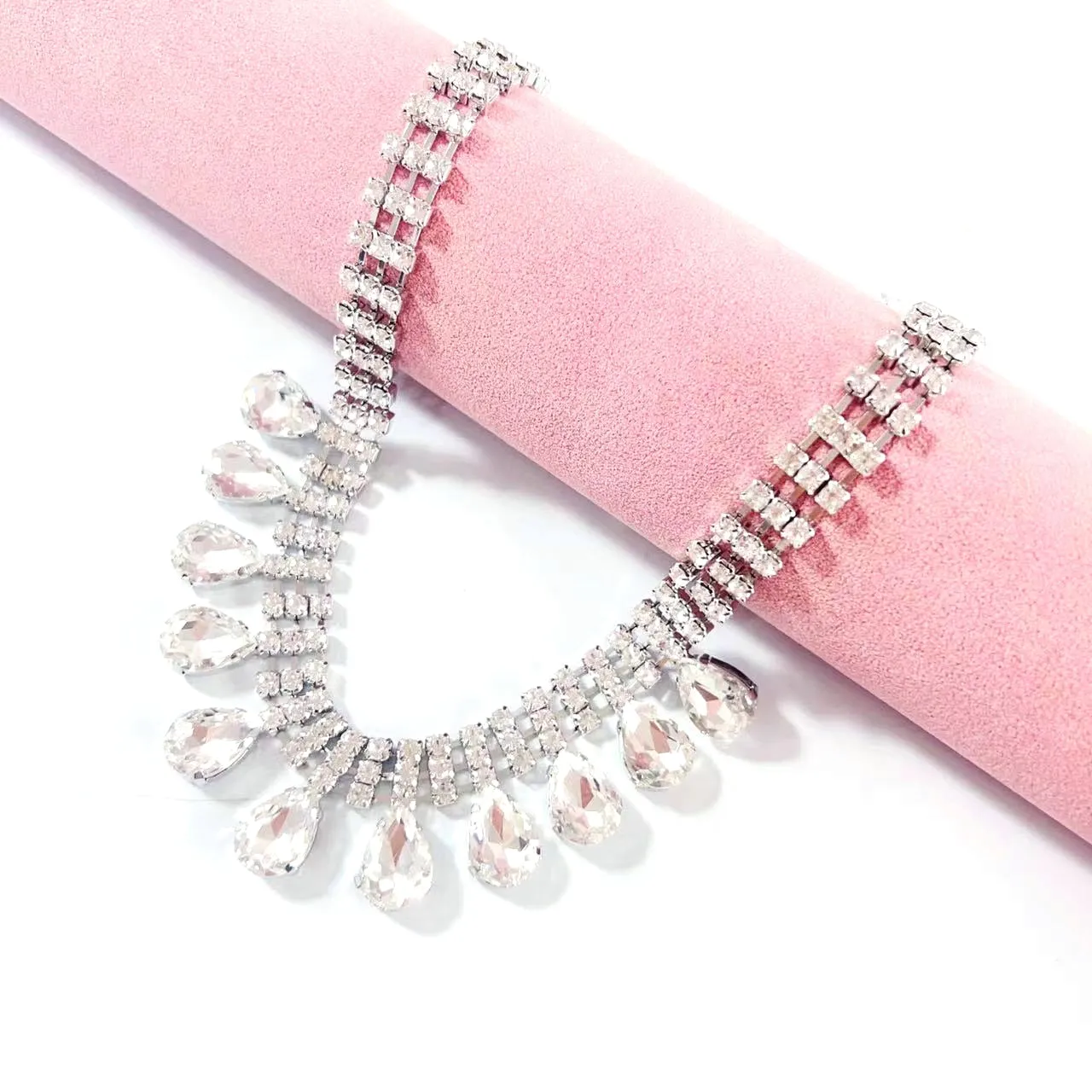 Fashion Luxury Crystal Droplet Pendant Necklace Women&#39;s Multi layered Rhinestone Necklace
