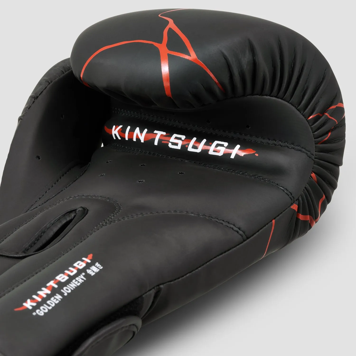 Fumetsu Kintsugi Boxing Gloves Black/Red