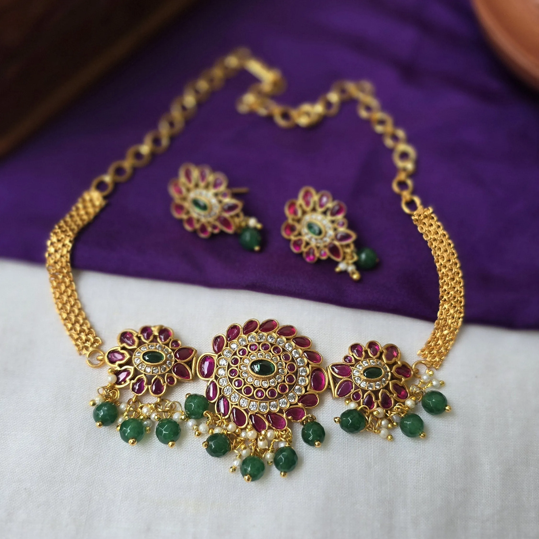 Green Bead Kemp Chokers
