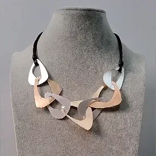 New in Neck Chokers Necklace for Women Statement Jewelry Chains Suspension Pendants