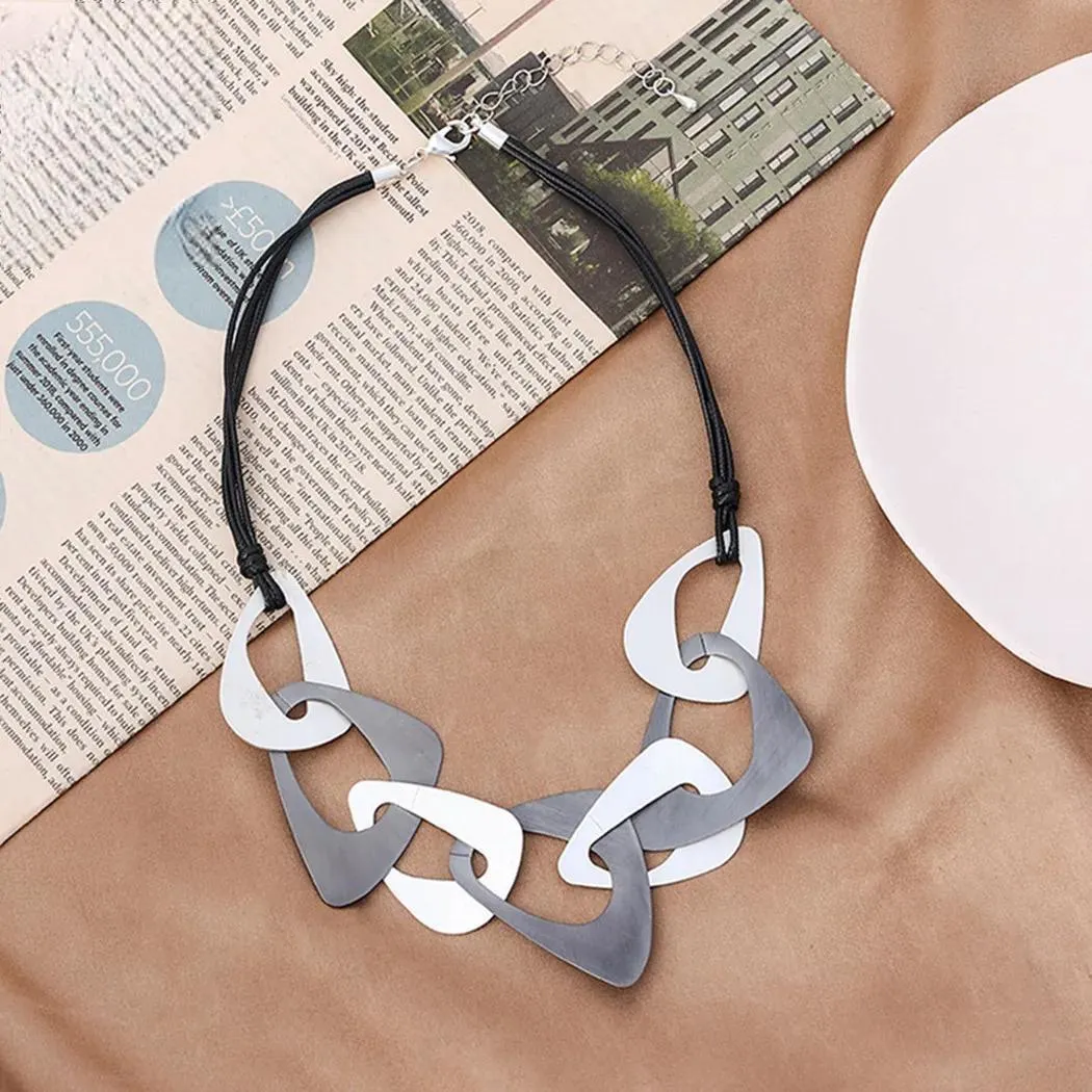 New in Neck Chokers Necklace for Women Statement Jewelry Chains Suspension Pendants